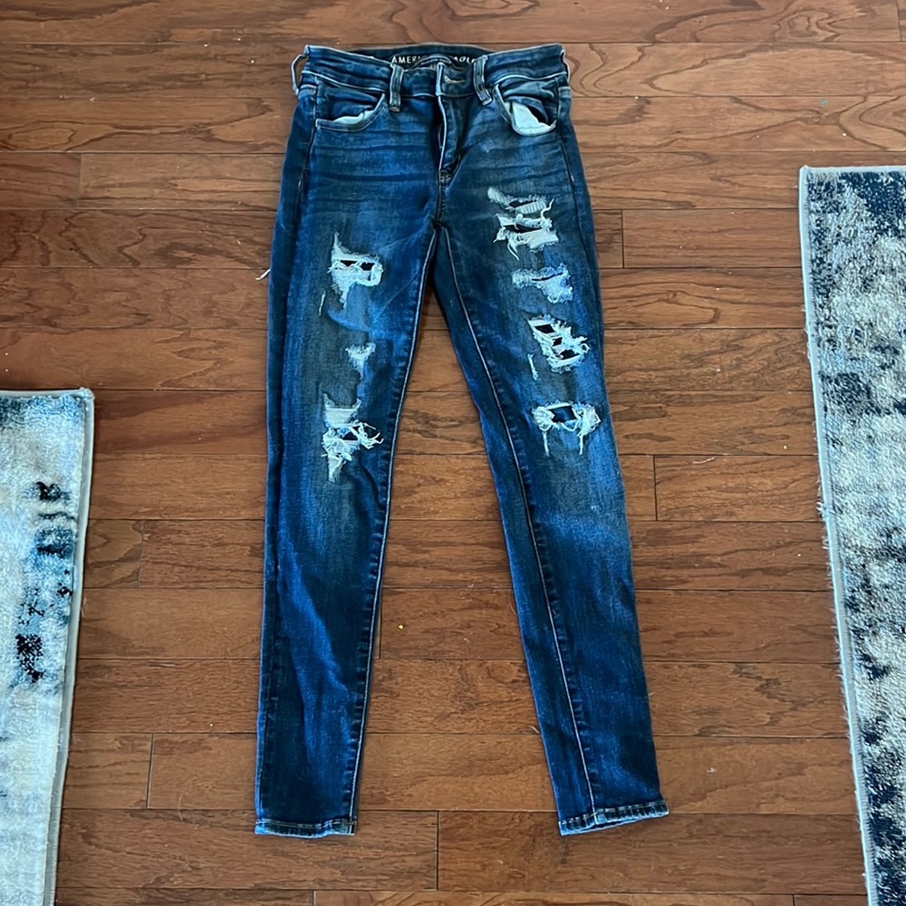 Woman’s American Eagle jeans